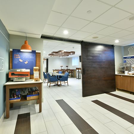 Holiday Inn Express Staten Island West, An Ihg Hotel New York Exteriör bild