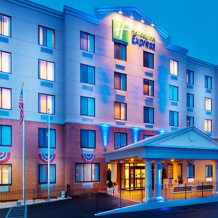 Holiday Inn Express Staten Island West, An Ihg Hotel New York Exteriör bild