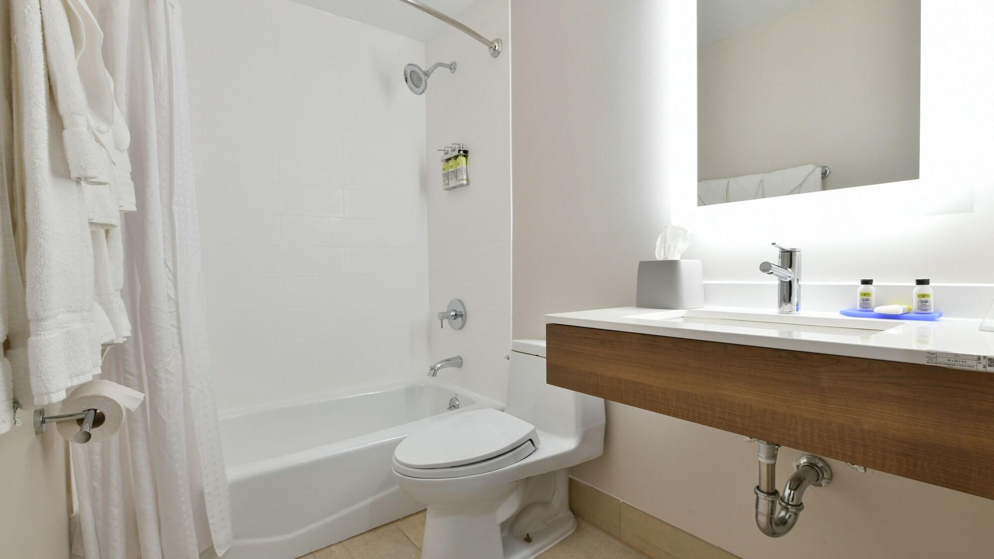 Holiday Inn Express Staten Island West, An Ihg Hotel New York Exteriör bild