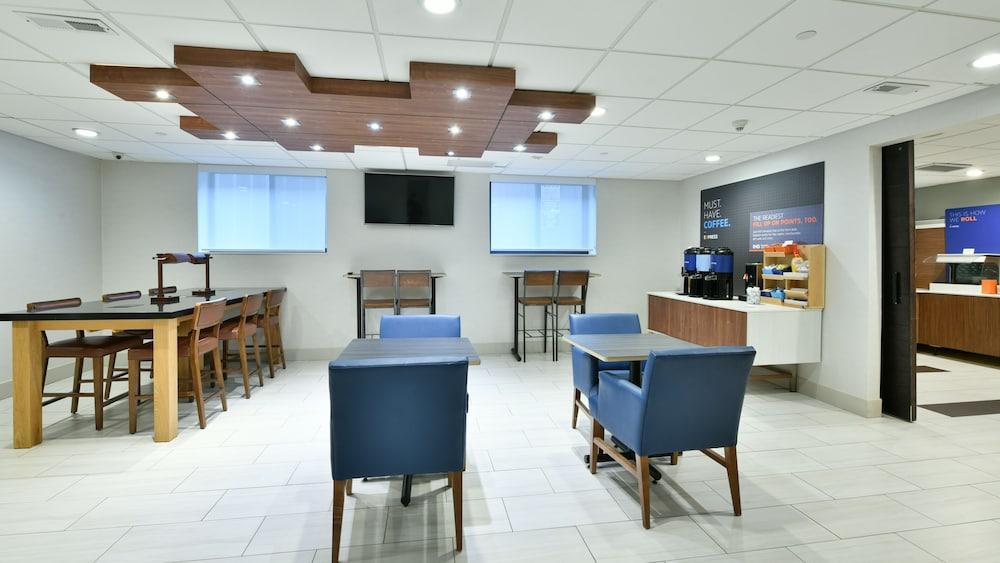 Holiday Inn Express Staten Island West, An Ihg Hotel New York Exteriör bild