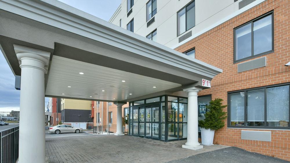 Holiday Inn Express Staten Island West, An Ihg Hotel New York Exteriör bild