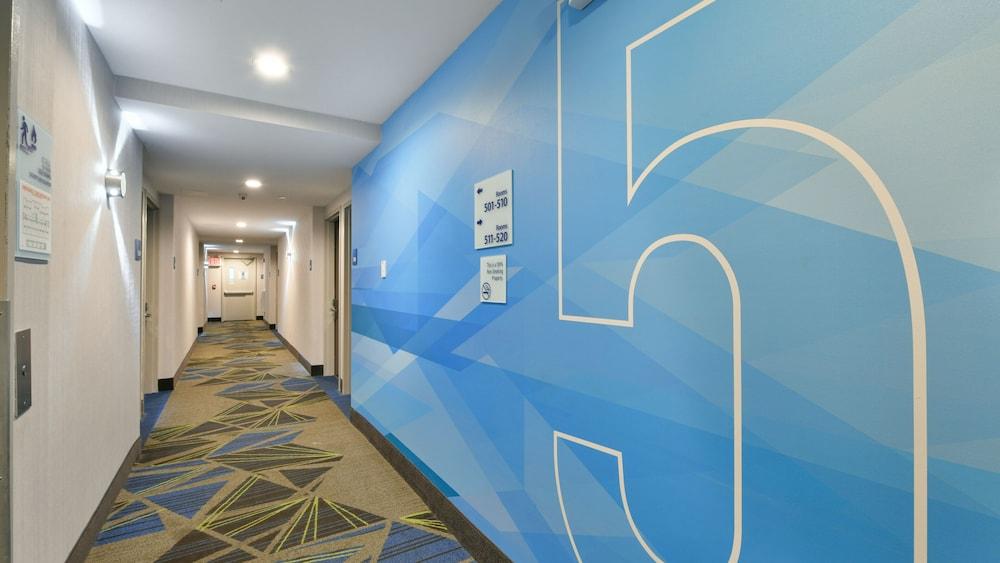 Holiday Inn Express Staten Island West, An Ihg Hotel New York Exteriör bild