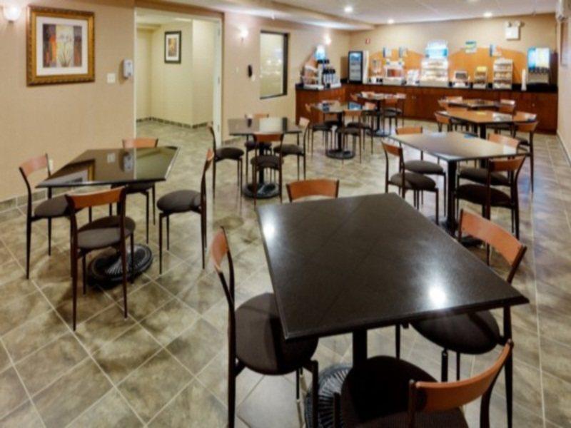 Holiday Inn Express Staten Island West, An Ihg Hotel New York Restaurang bild