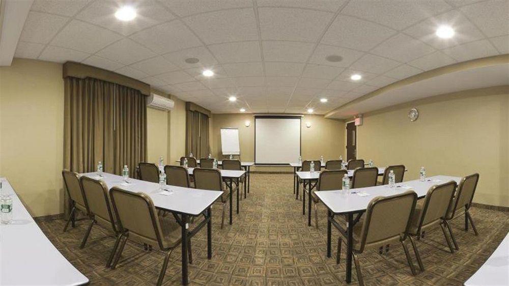Holiday Inn Express Staten Island West, An Ihg Hotel New York Exteriör bild
