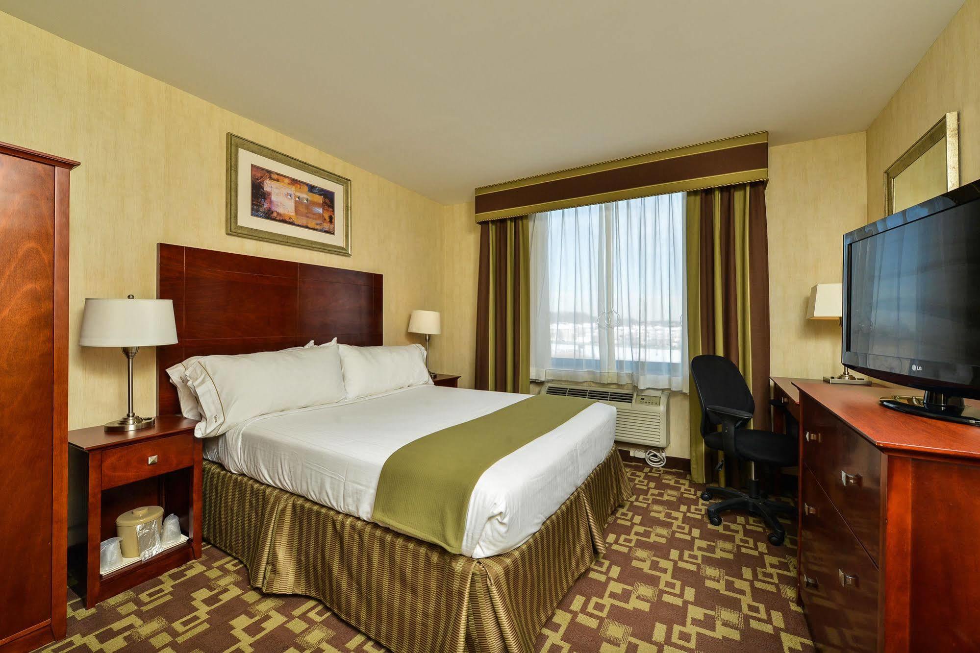 Holiday Inn Express Staten Island West, An Ihg Hotel New York Exteriör bild