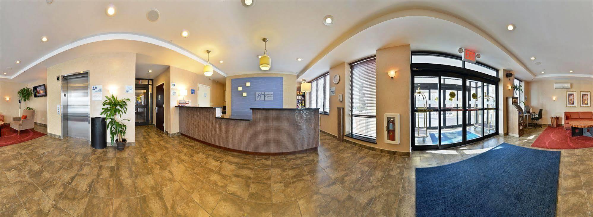 Holiday Inn Express Staten Island West, An Ihg Hotel New York Exteriör bild